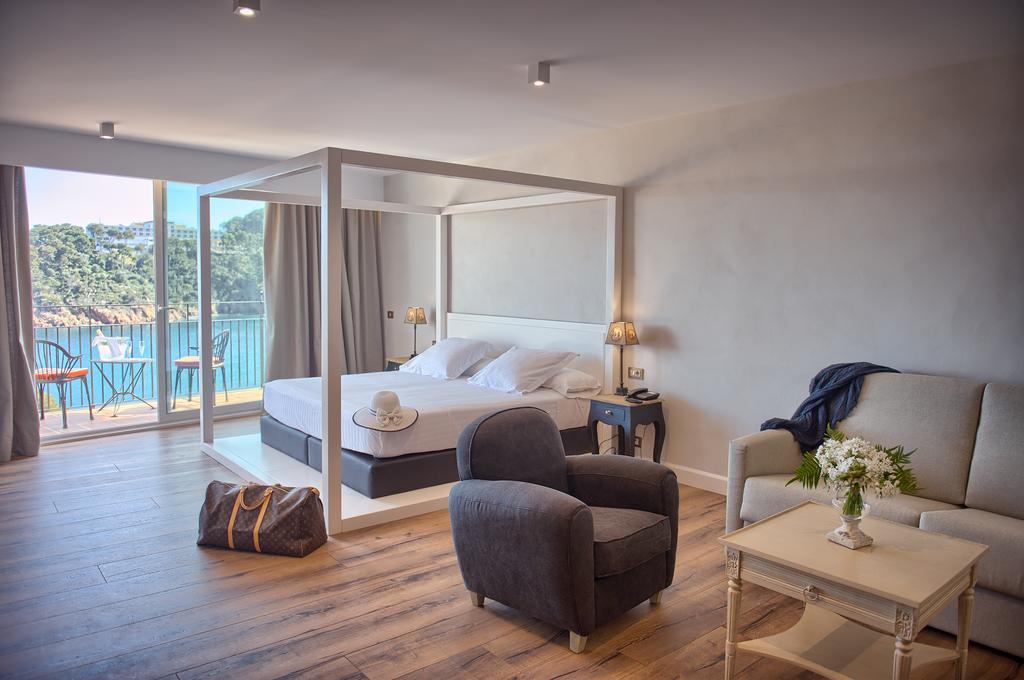Hotel Aigua Blava Begur Exterior photo